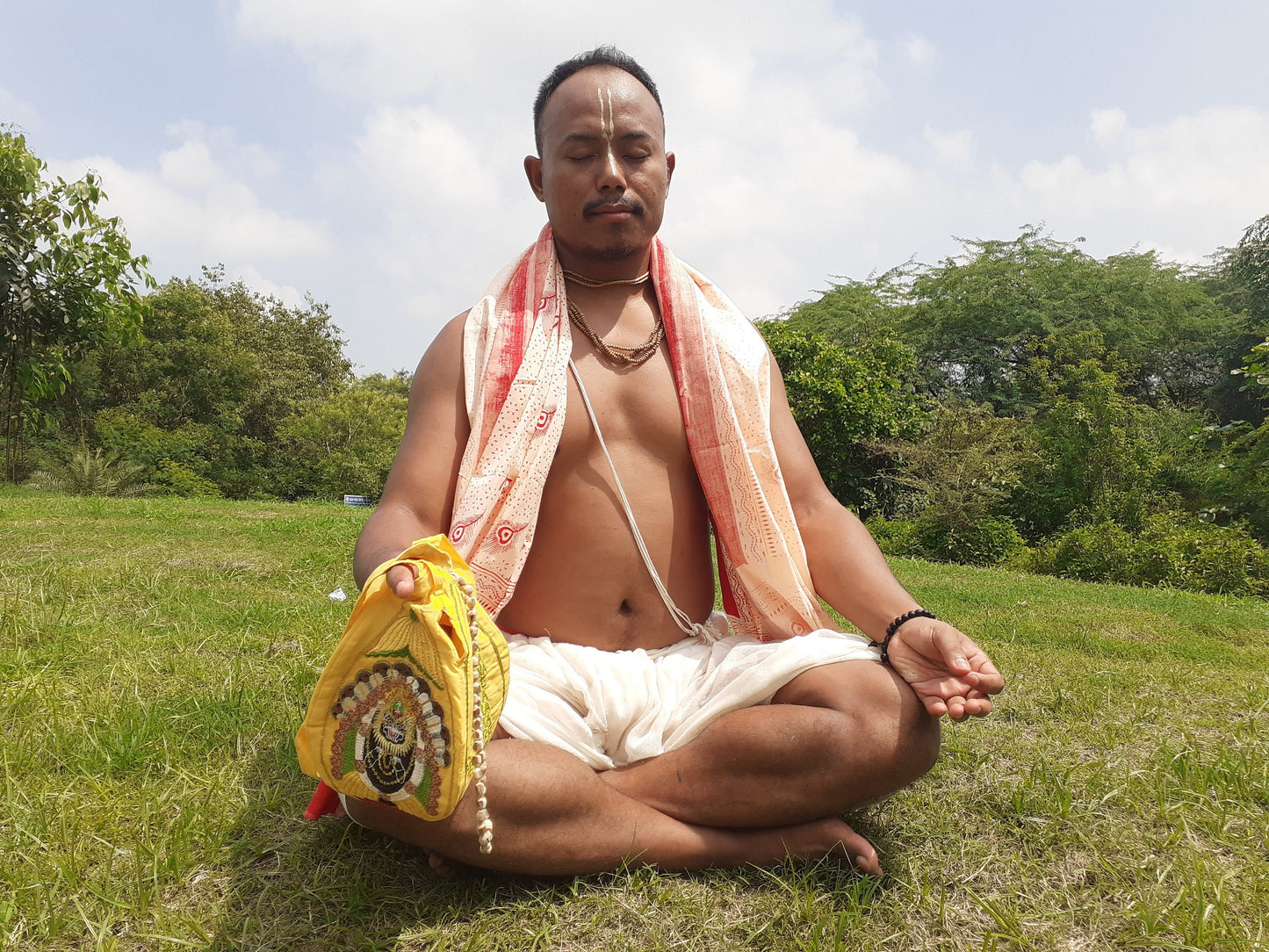108 Beads Hand Knotted Tulasi Japa Mala,Hare Krishna Meditation Beads With Hand embroidered Lord Jagannath Japa Bag,Hare Krishna