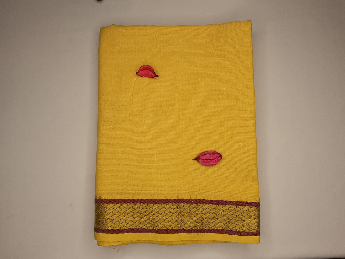Handloom Indian Vedic Robe,Hare Krishna Robe,Indian Ethnic Attair,Iskon Temple Dress,Indian Spiritual Dress,Mayapur Dhoti and Chaddar Set