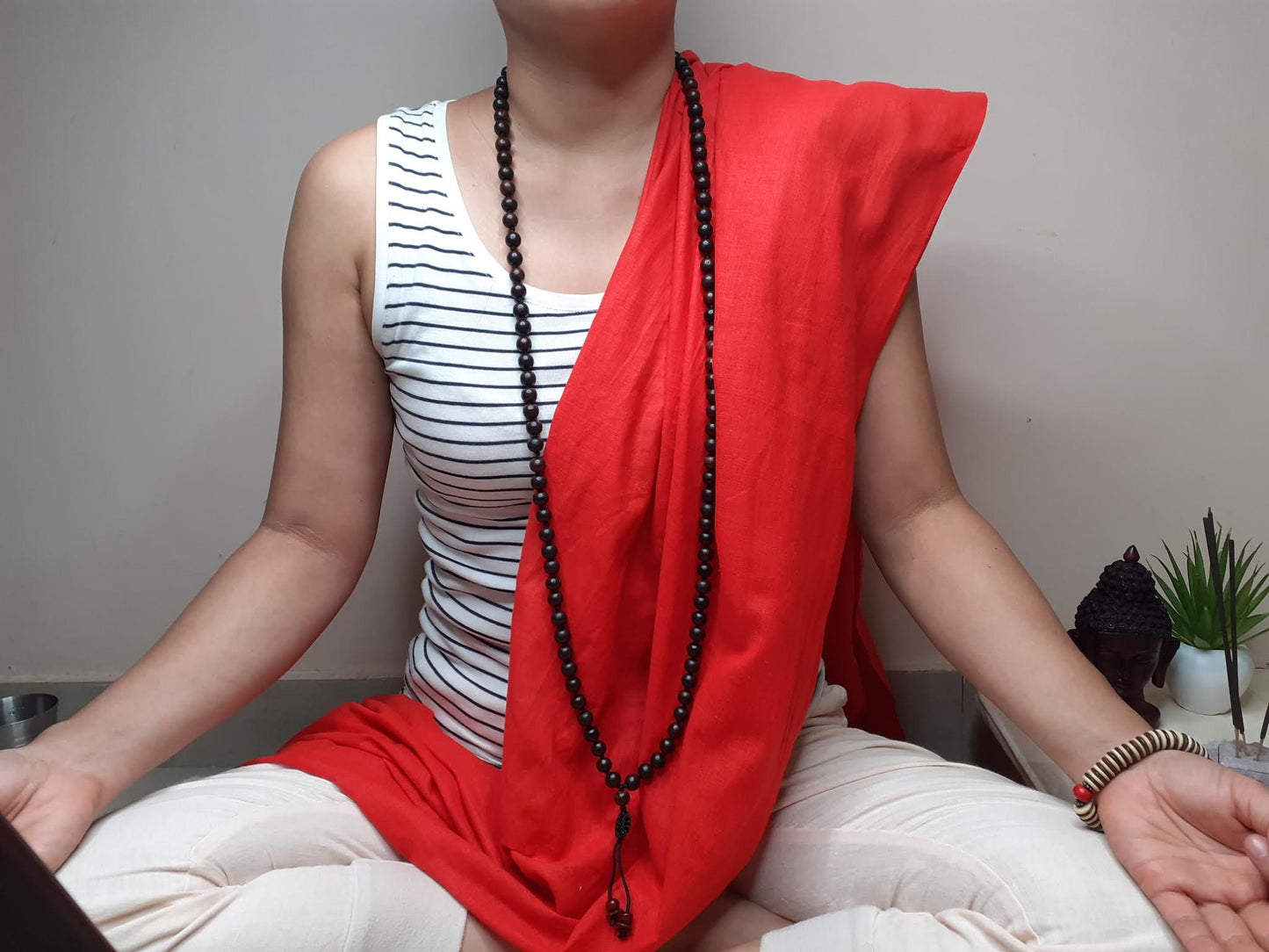 Rosewood Mala Beads Hand Knotted Necklace Buddist Tibetan Prayer Beads108 Beads for Meditation Healing Mantra Chanting Hindu