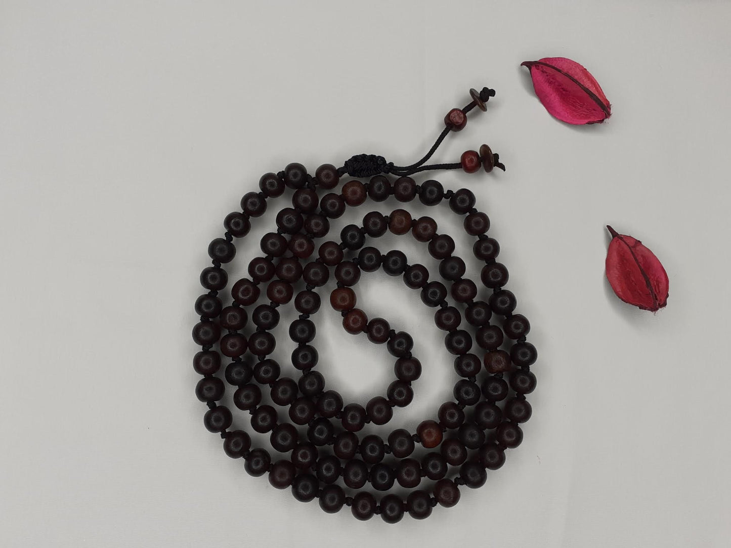 Rosewood Mala Beads Hand Knotted Necklace Buddist Tibetan Prayer Beads108 Beads for Meditation Healing Mantra Chanting Hindu