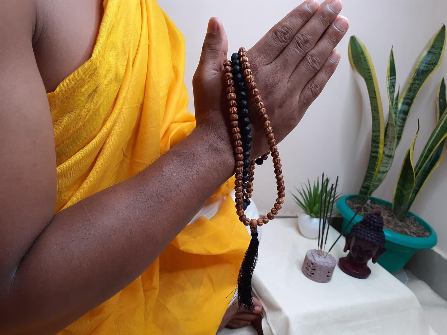 Black lava rock Sandalwood Mala Beads Hand Knotted Necklace Buddist Tibetan Prayer  Beads for Meditation Healing Mantra Chanting Hindu
