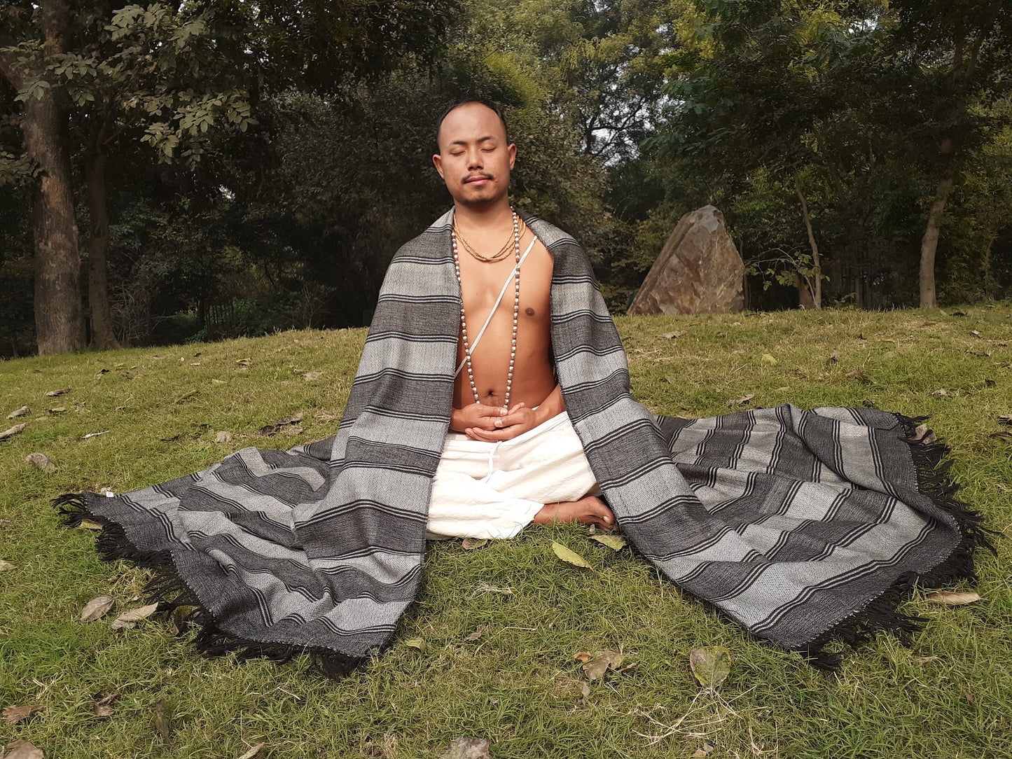 Extra-Large Handwoven Pure Himalayan Wool Meditation Blanket,Wool Meditation Shawl,Ethnic Indian Blanket,Himalayan Wool Prayer Shawl