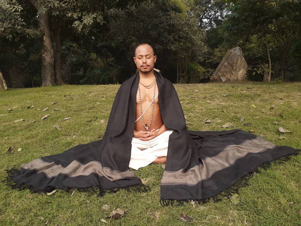 NATARAJ Large Size Pure Himalayan Sheep Wool Meditation Shawl,Ethnic Indian Himalayan Wool Prayer Wrap,Traditional Indian Handwoven Blanket