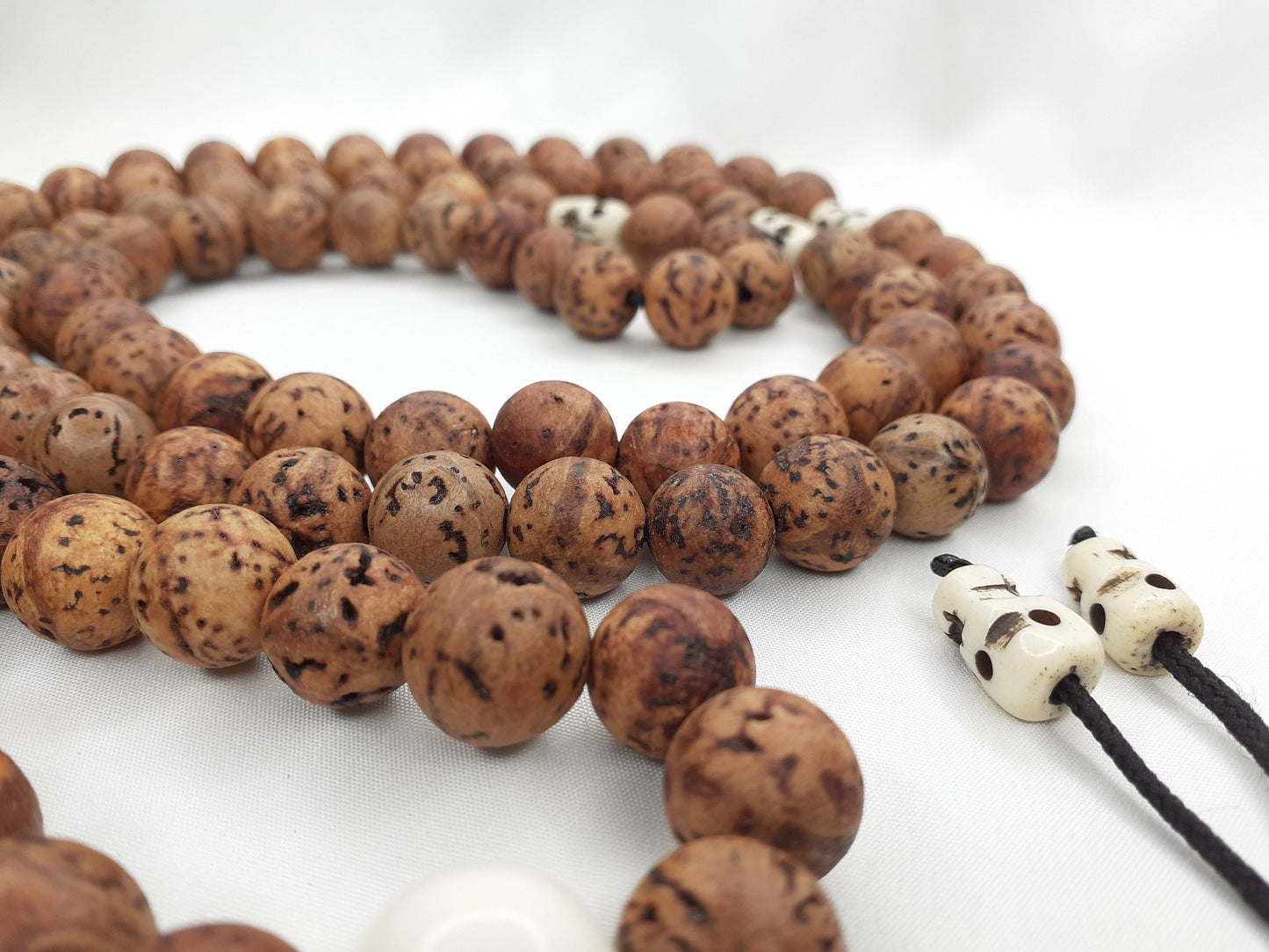 Bodhi Seeds Mala,Buddhist beads,Hand Knotted Necklace,Tibetan Prayer Beads, Budhist Beads,Meditation tools,Monk bracelet,Skull Bone Beads,