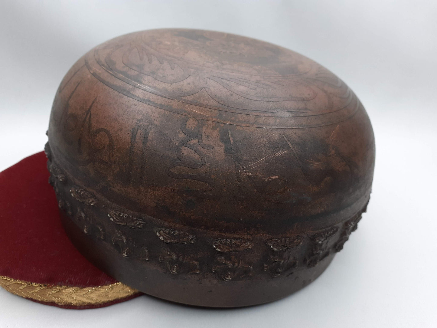 Antique Singing Bowl 5 inch Bowl Handmade Tibetan Singing Bowl of Yoga, Meditation, Chakra Healing, Hand Carved Antique Healing Singing bowl