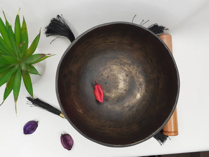 Antique Singing Bowl 5 inch Bowl Handmade Tibetan Singing Bowl of Yoga, Meditation, Chakra Healing, Hand Carved Antique Healing Singing bowl