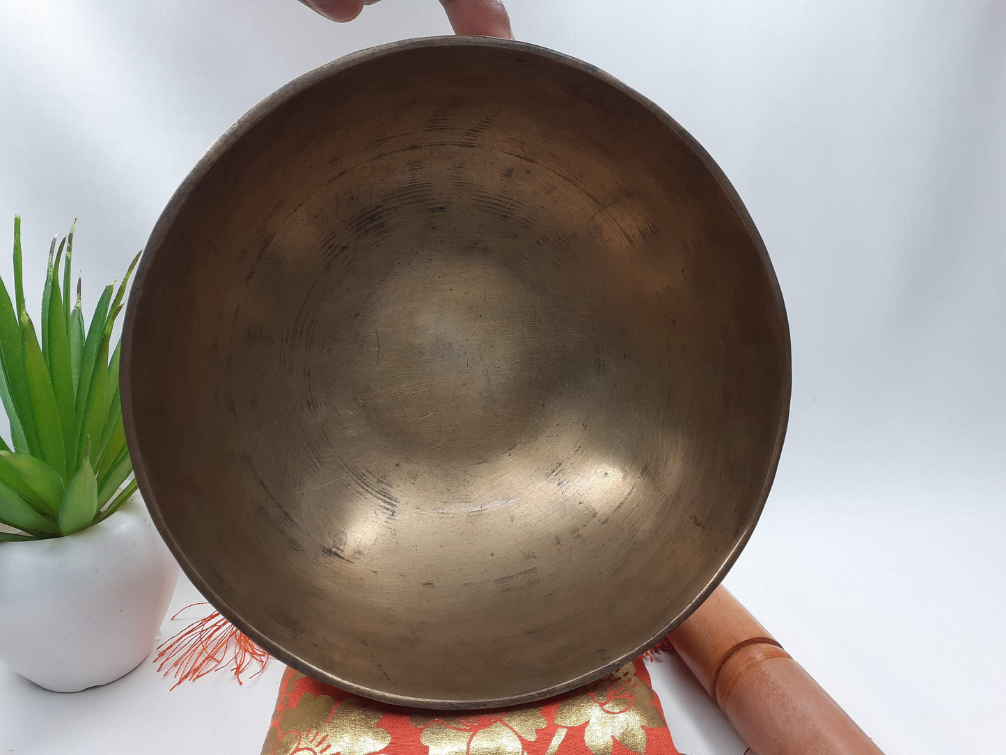 Antique Hand-Hammered Singing Bowl,Handmade Tibetan Singing Bowl ForYoga, Meditation, Chakra Healing, Antique Healing Singing bowl
