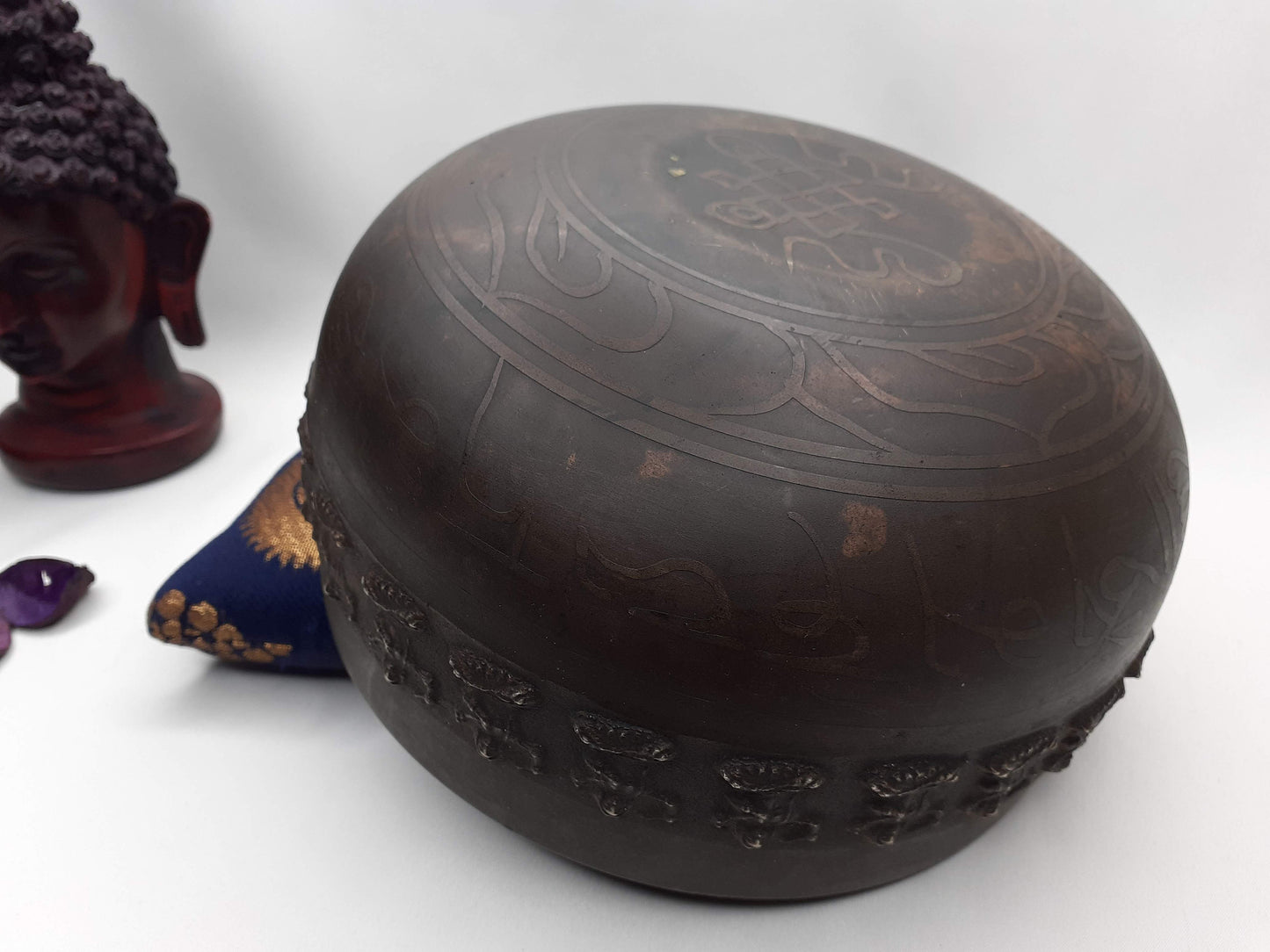 Antique Singing Bowl 5 inch Bowl Handmade Tibetan Singing Bowl of Yoga, Meditation, Chakra Healing, Hand Carved Antique Healing Singing bowl
