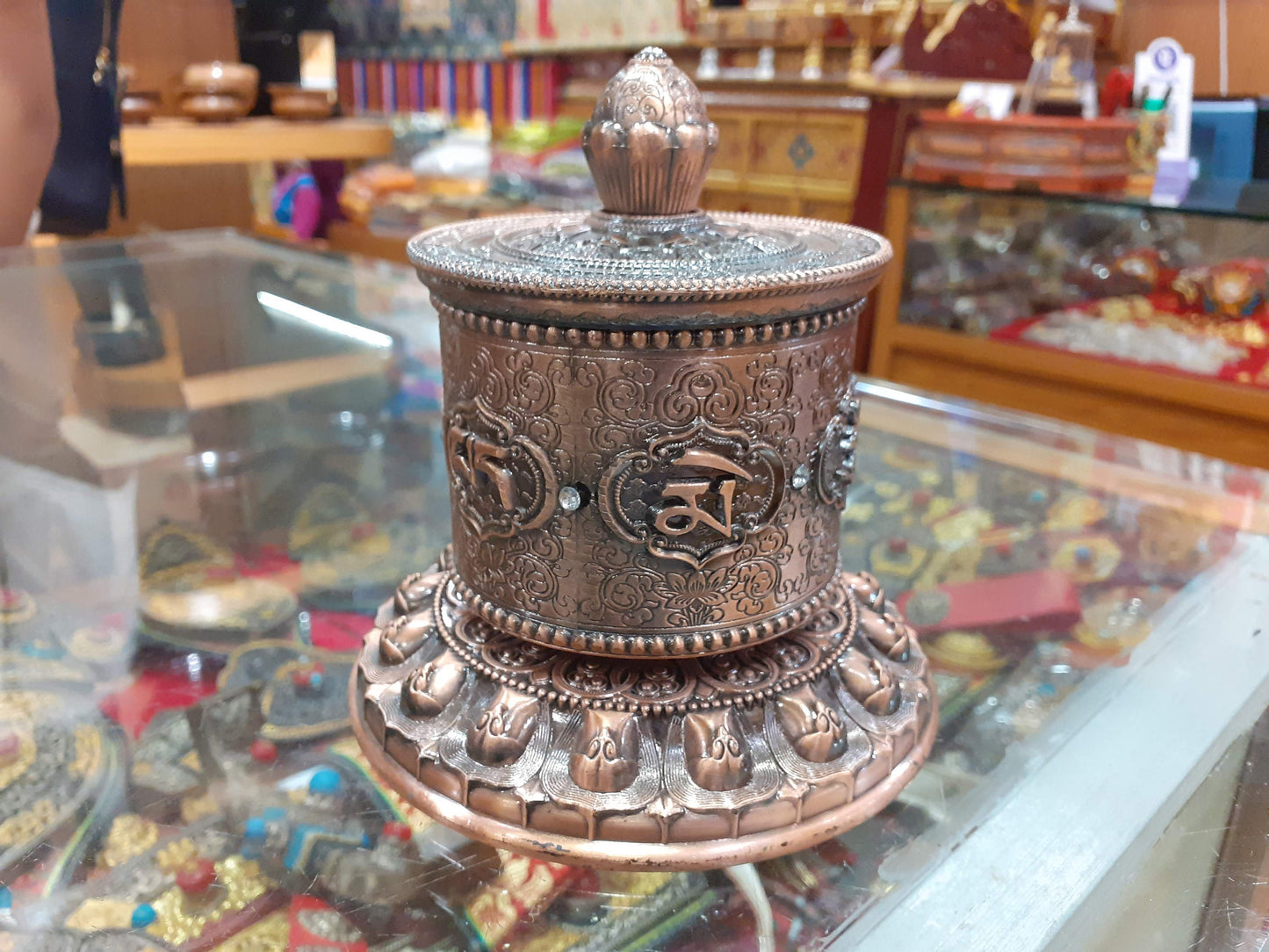 Tibetan Buddhist Meditation Prayer Wheel, Buddhist Ritual Object, Handcrafted Tibetan Spinning Wheel,Buddhist Collectibles, Spiritual Item