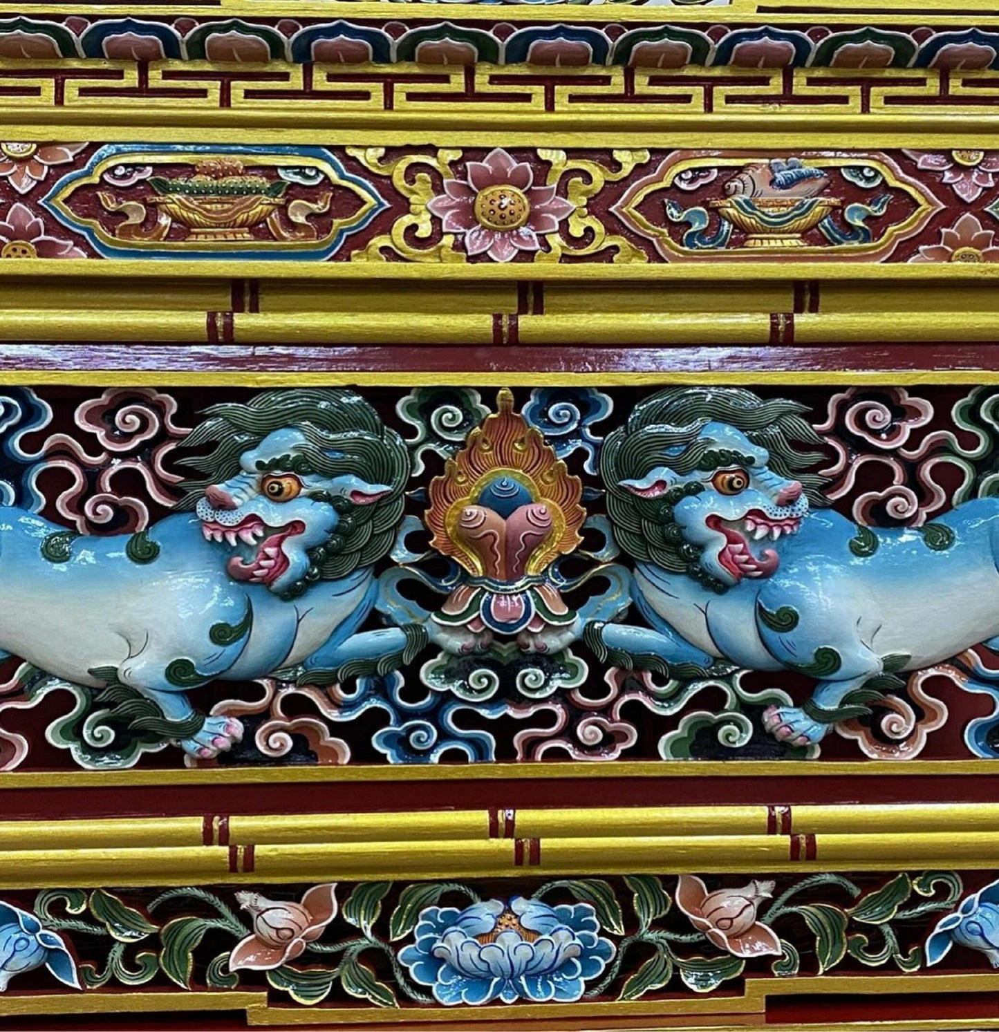Handcarved And Hand Painted Foldable Wooden Tibetan Buddhist Altar,Tibetan Alter Table,Tibetan Buddhist Altar Desk with Auspicious Symbols,