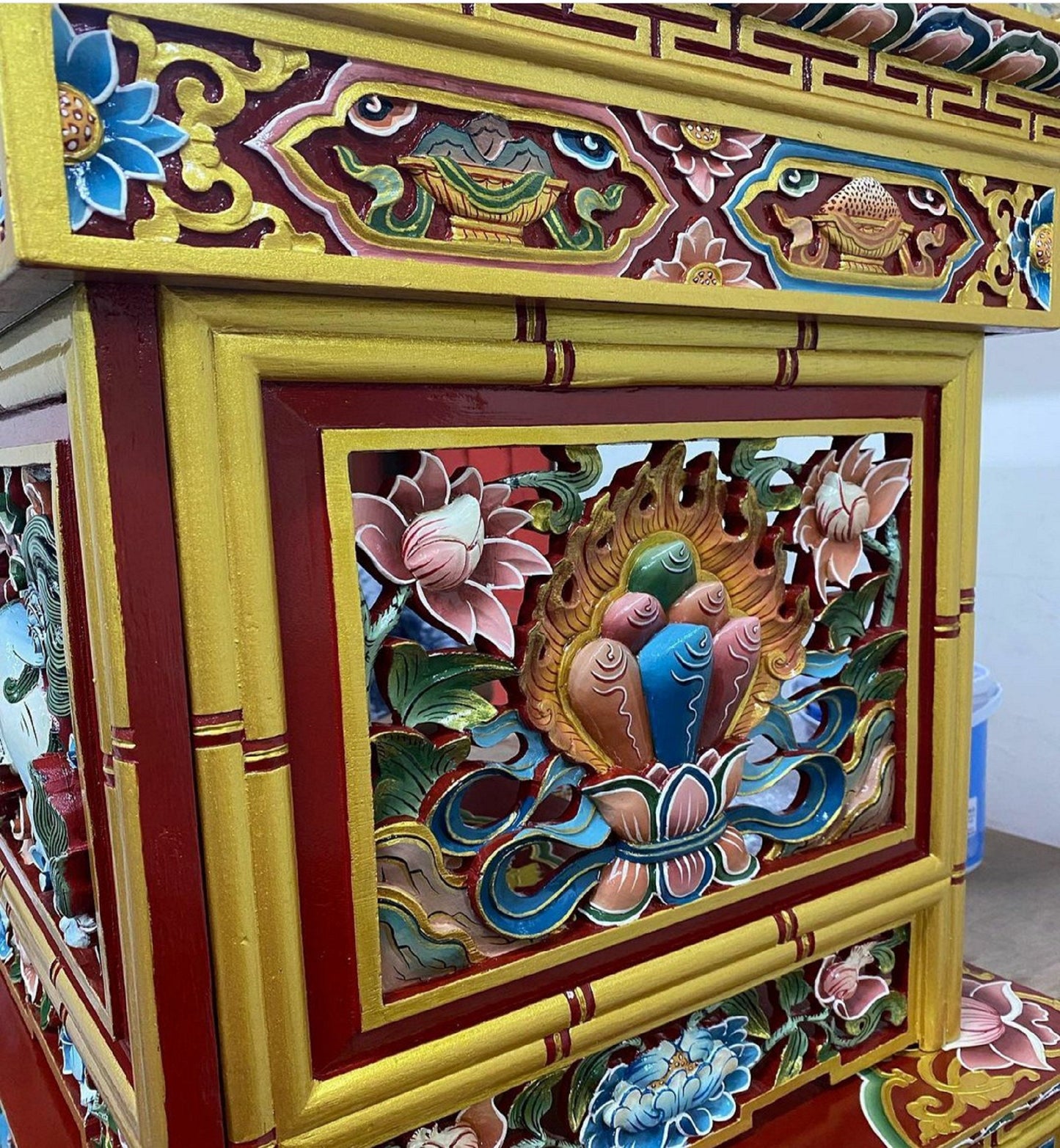 Handcarved And Hand Painted Foldable Wooden Tibetan Buddhist Altar,Tibetan Alter Table,Tibetan Buddhist Altar Desk with Auspicious Symbols,