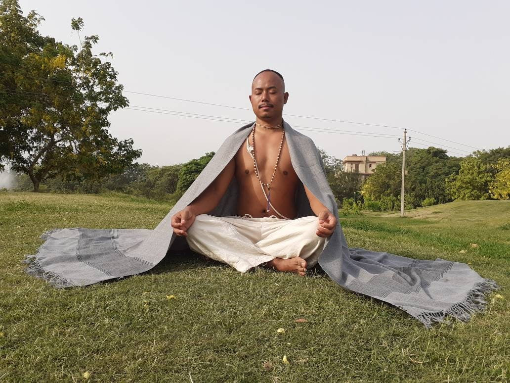 YOGI Extra-Large Handwoven Grey Himalayan Sheep Wool Meditation Shawl,Himalayan Prayer Blanket,Kullu Shawl Handmade Indian Yoga Prayer Wrap