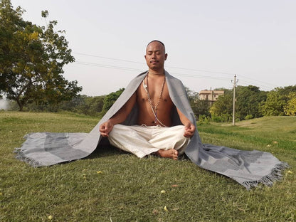 YOGI Extra-Large Handwoven Grey Himalayan Sheep Wool Meditation Shawl,Himalayan Prayer Blanket,Kullu Shawl Handmade Indian Yoga Prayer Wrap