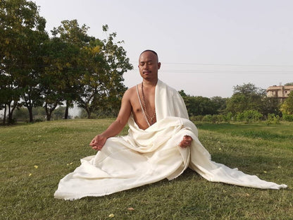TAPASHYA X-Large Handwoven White Pure Himalayan Sheep Wool Meditation Shawl,Himalayan Prayer Blanket,Handmade Kullu Indian Yoga Prayer Wrap