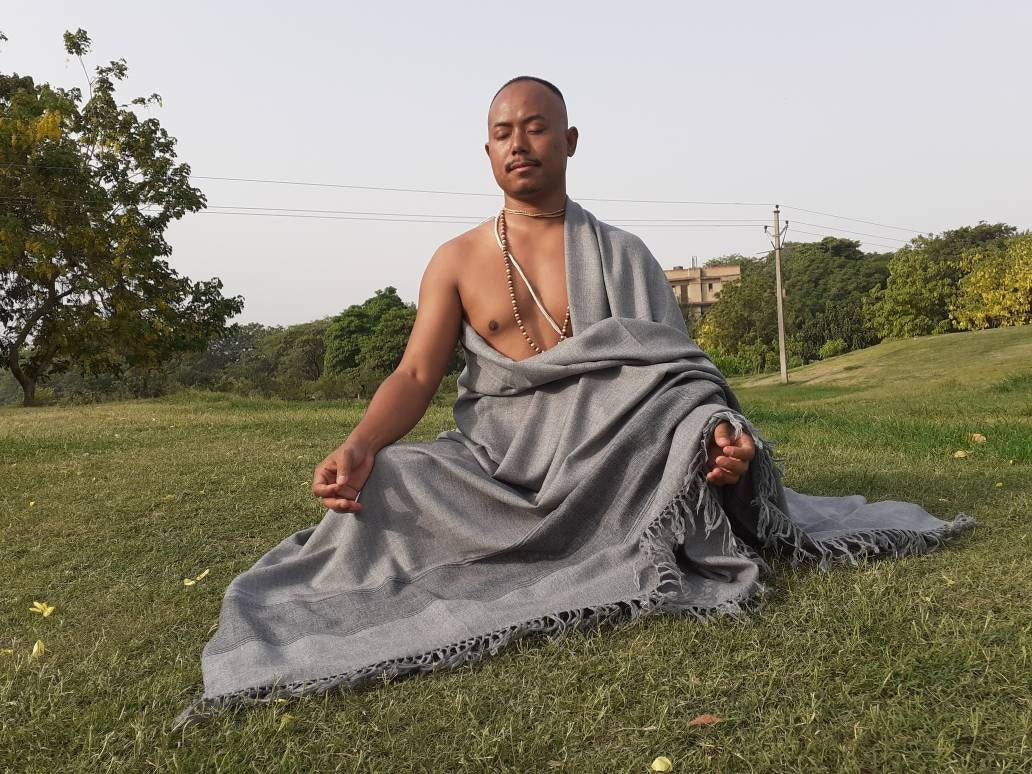 YOGI Extra-Large Handwoven Grey Himalayan Sheep Wool Meditation Shawl,Himalayan Prayer Blanket,Kullu Shawl Handmade Indian Yoga Prayer Wrap