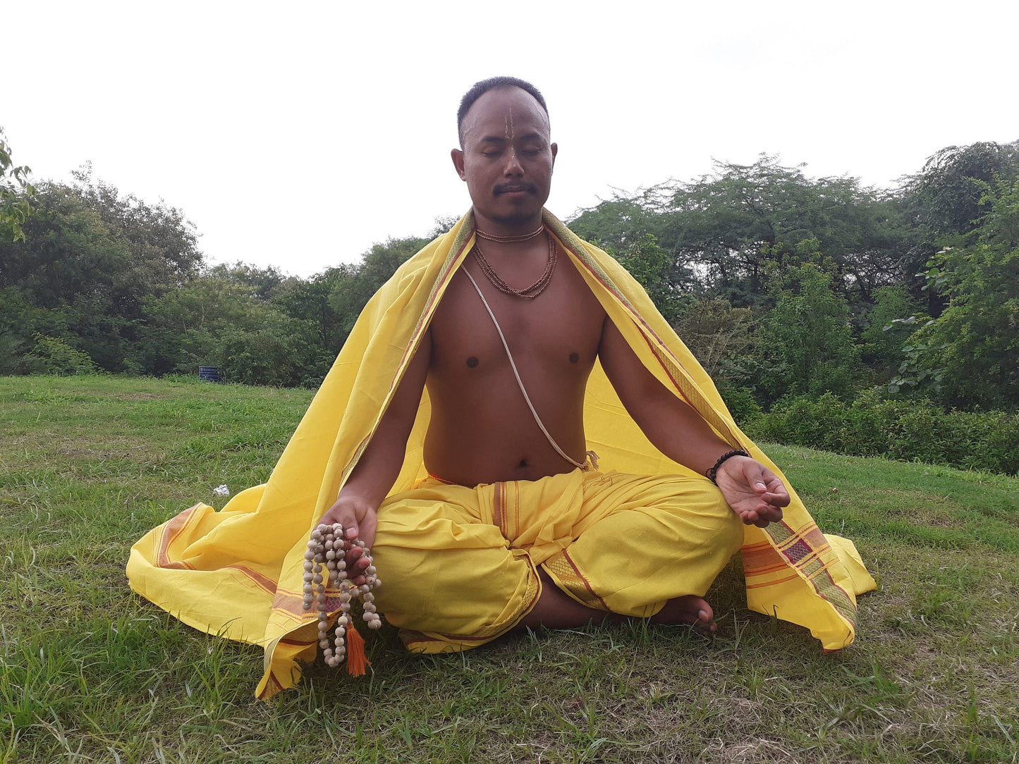 Handloom Indian Vedic Robe,Hare Krishna Robe,Indian Ethnic Attair,Iskon Temple Dress,Indian Spiritual Dress,Mayapur Dhoti and Chaddar Set