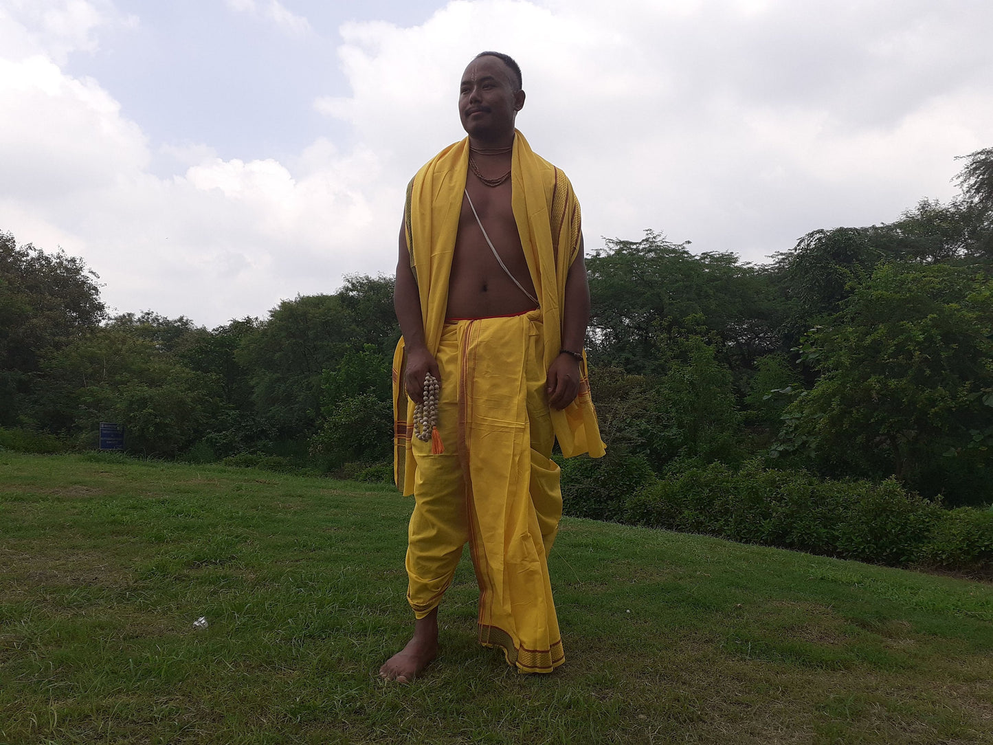 Handloom Indian Vedic Robe,Hare Krishna Robe,Indian Ethnic Attair,Iskon Temple Dress,Indian Spiritual Dress,Mayapur Dhoti and Chaddar Set