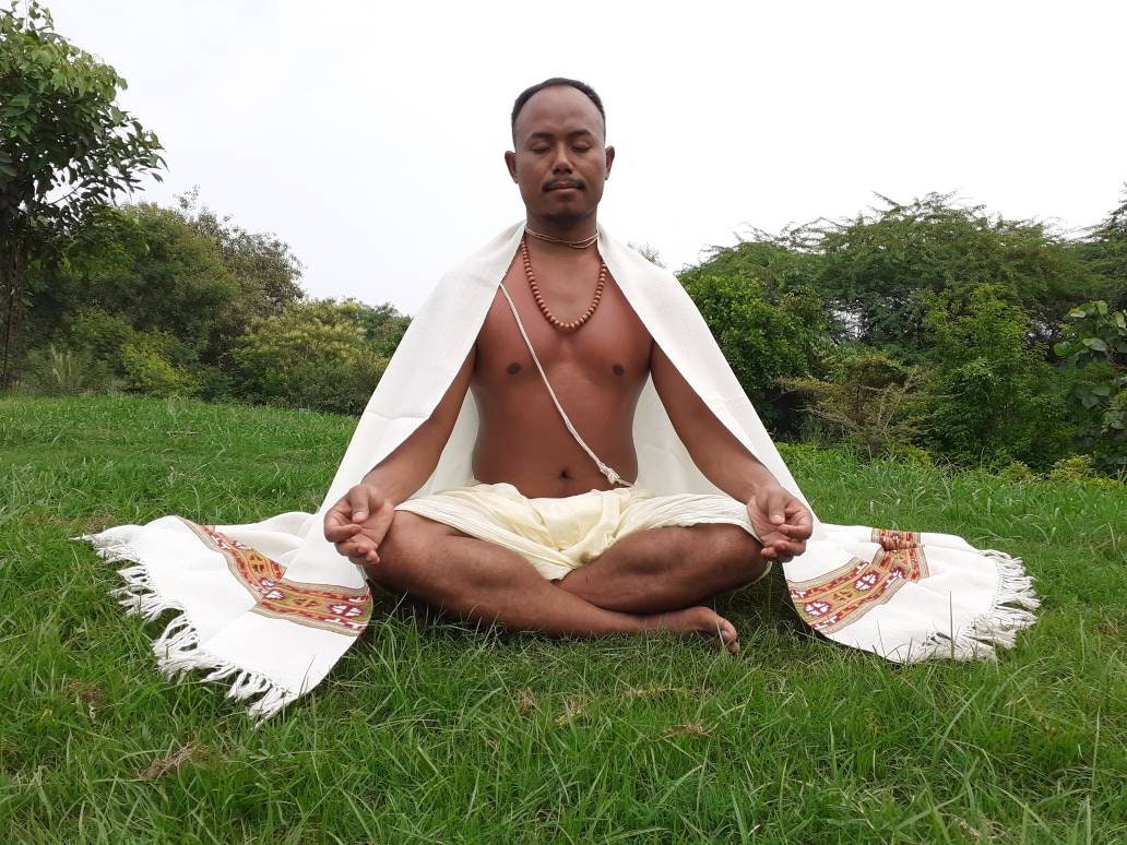 Handwoven White Pure Himalayan Sheep Wool Meditation Shawl,Himalayan Prayer Blanket,Kullu Shawl,Ethnic Indian Shawl,Wool Prayer Wrap