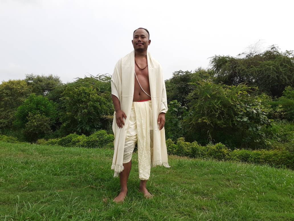 Handwoven Cream Pure Himalayan Sheep Wool Meditation Shawl,Himalayan Prayer Blanket,Kullu Shawl,Ethnic Indian Shawl,Wool Prayer Wrap