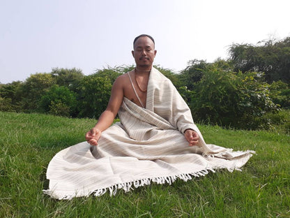 HIMALAYA X-Large Thick Heavy Offwhite Handwoven Himalayan Yak Wool Meditation Blanket,Tibetan Yak Wool Wrap,Tibetan Yak Wool Prayer Blanket