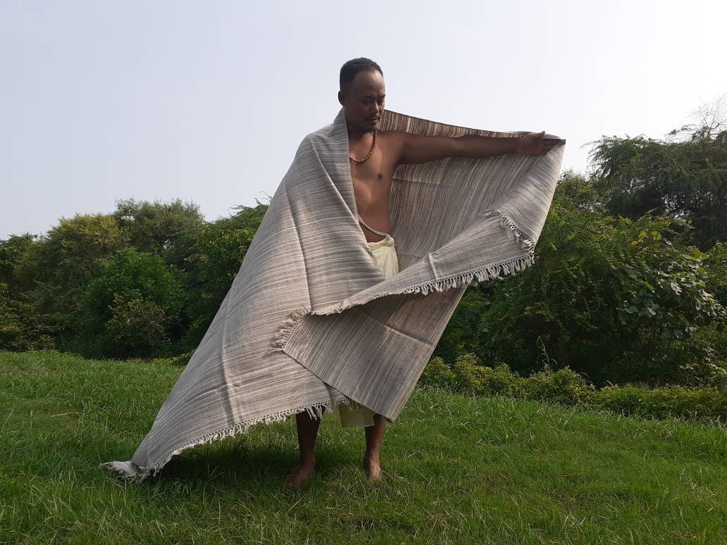 INDRA X-Large Thick Light Grey Handspun Handwoven Himalayan Yak Wool Meditation Blanket,Tibetan Yak Wool Wrap,Tibetan Yak Wool Prayer Zen
