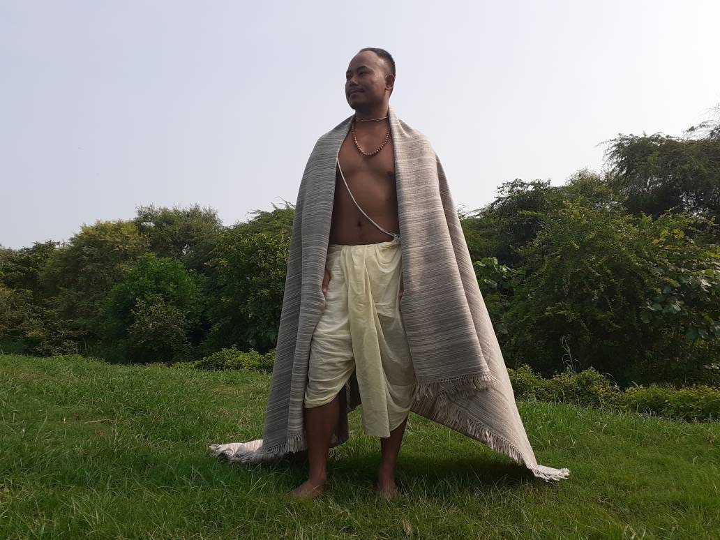 INDRA X-Large Thick Light Grey Handspun Handwoven Himalayan Yak Wool Meditation Blanket,Tibetan Yak Wool Wrap,Tibetan Yak Wool Prayer Zen