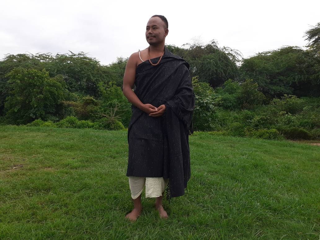 Handwoven Black Pure Himalayan Sheep Wool Meditation Shawl,Himalayan Prayer Blanket,Kullu Shawl,Ethnic Indian Shawl,Wool Prayer Wrap