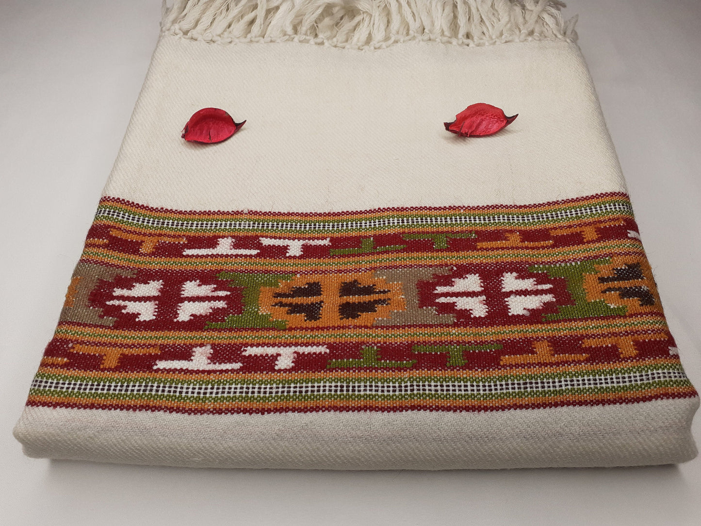 Handwoven White Pure Himalayan Sheep Wool Meditation Shawl,Himalayan Prayer Blanket,Kullu Shawl,Ethnic Indian Shawl,Wool Prayer Wrap