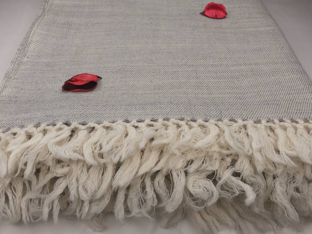 Handwoven Handspun Offwhite Himalayan Sheep Wool Meditation Shawl,Himalayan Prayer Blanket,Kullu Shawl,Ethnic Indian Shawl,Wool Prayer Wrap