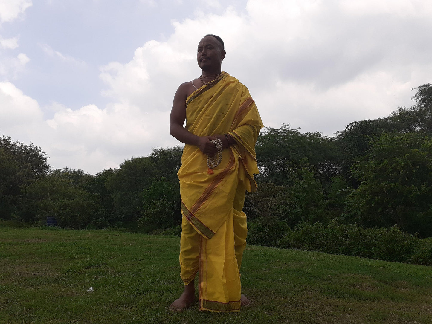Handloom Indian Vedic Robe,Hare Krishna Robe,Indian Ethnic Attair,Iskon Temple Dress,Indian Spiritual Dress,Mayapur Dhoti and Chaddar Set