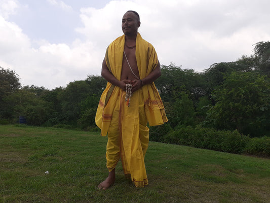 Handloom Indian Vedic Robe,Hare Krishna Robe,Indian Ethnic Attair,Iskon Temple Dress,Indian Spiritual Dress,Mayapur Dhoti and Chaddar Set