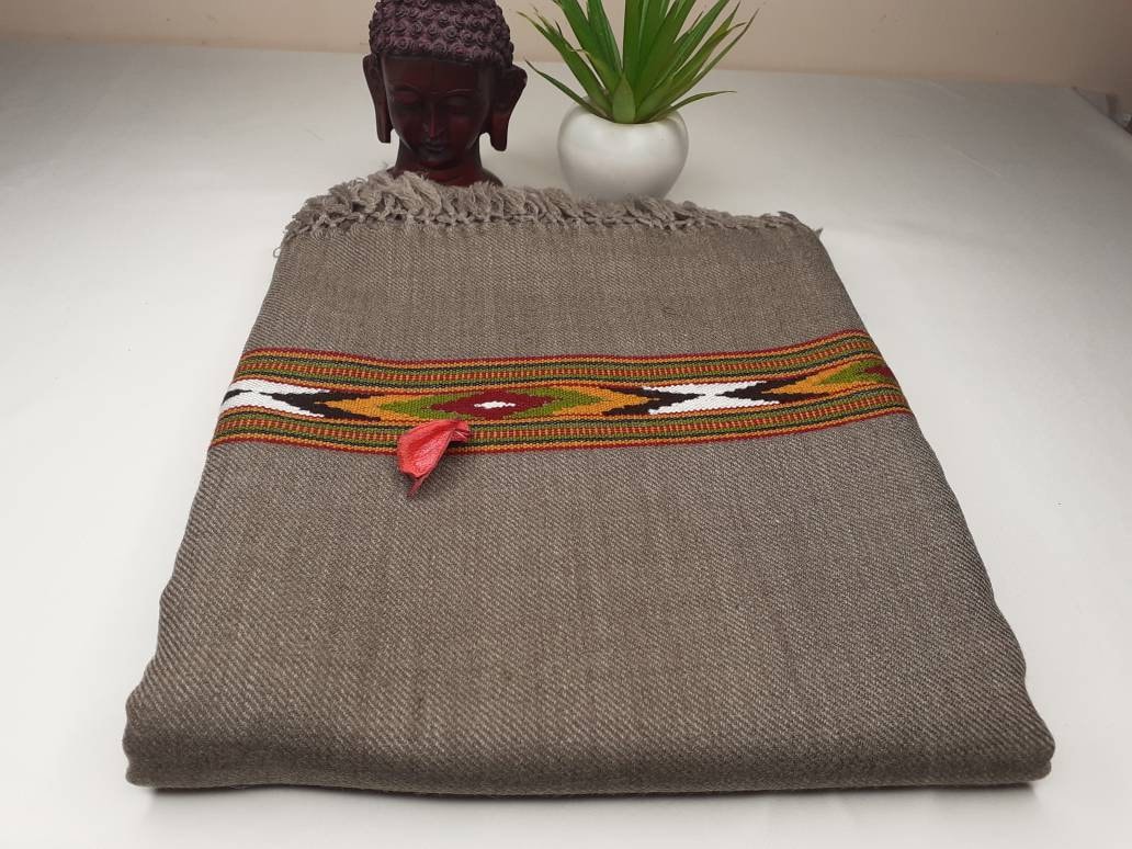 Traditional Kullu Patti Grey Handwoven Pure Himalayan Sheep Wool Meditation Shawl,Himalayan Wool Prayer Scarf,Ethnic Indian Kullu Shawl/Wrap