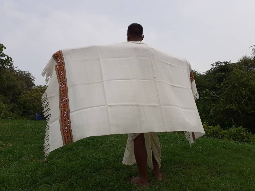 Handwoven White Pure Himalayan Sheep Wool Meditation Shawl,Himalayan Prayer Blanket,Kullu Shawl,Ethnic Indian Shawl,Wool Prayer Wrap