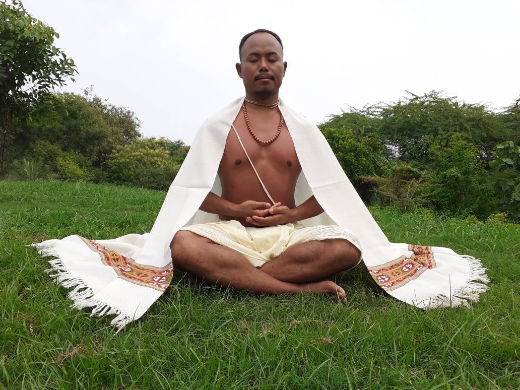Handwoven White Pure Himalayan Sheep Wool Meditation Shawl,Himalayan Prayer Blanket,Kullu Shawl,Ethnic Indian Shawl,Wool Prayer Wrap
