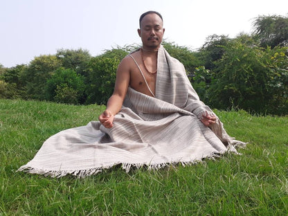 INDRA X-Large Thick Light Grey Handspun Handwoven Himalayan Yak Wool Meditation Blanket,Tibetan Yak Wool Wrap,Tibetan Yak Wool Prayer Zen