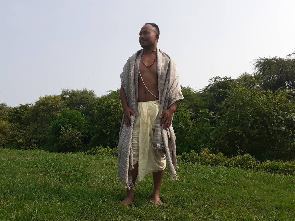 INDRA X-Large Thick Light Grey Handspun Handwoven Himalayan Yak Wool Meditation Blanket,Tibetan Yak Wool Wrap,Tibetan Yak Wool Prayer Zen