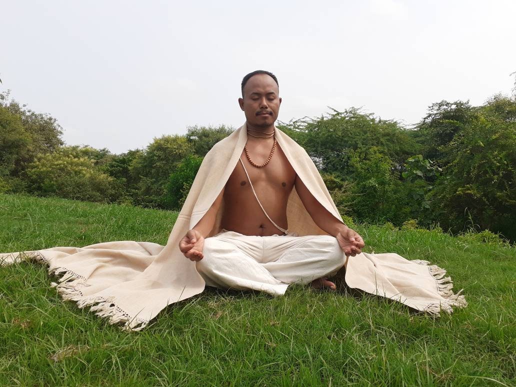 Handwoven Beige Pure Himalayan Sheep Wool Meditation Shawl,Himalayan Prayer Blanket,Kullu Shawl,Ethnic Indian Shawl,Wool Prayer Wrap