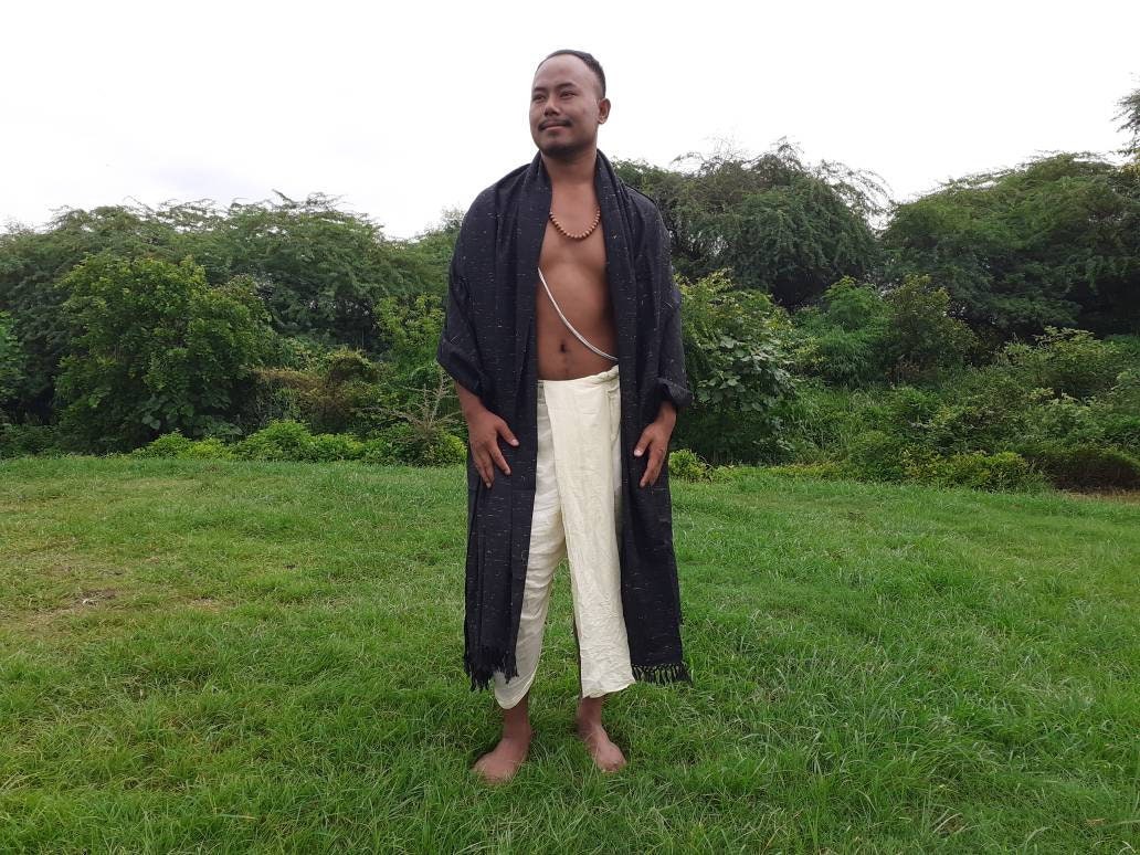 Handwoven Black Pure Himalayan Sheep Wool Meditation Shawl,Himalayan Prayer Blanket,Kullu Shawl,Ethnic Indian Shawl,Wool Prayer Wrap