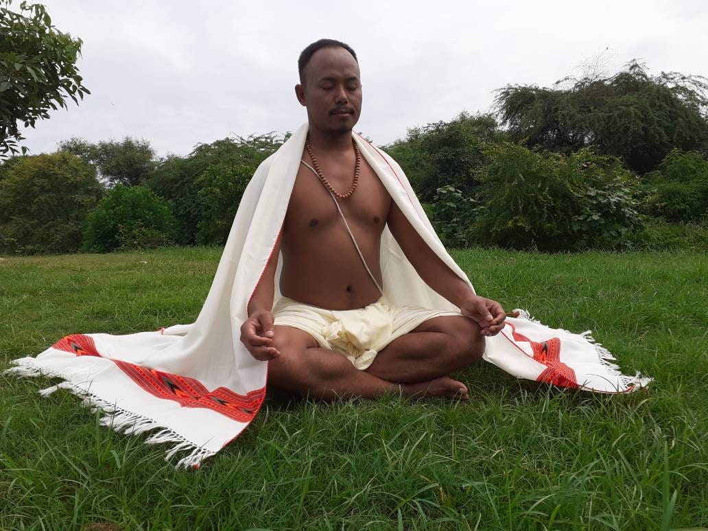 Handwoven  White Pure Himalayan Sheep Wool Meditation Shawl,Himalayan Prayer Blanket,Kullu Shawl,Ethnic Indian Shawl,Wool Prayer Wrap