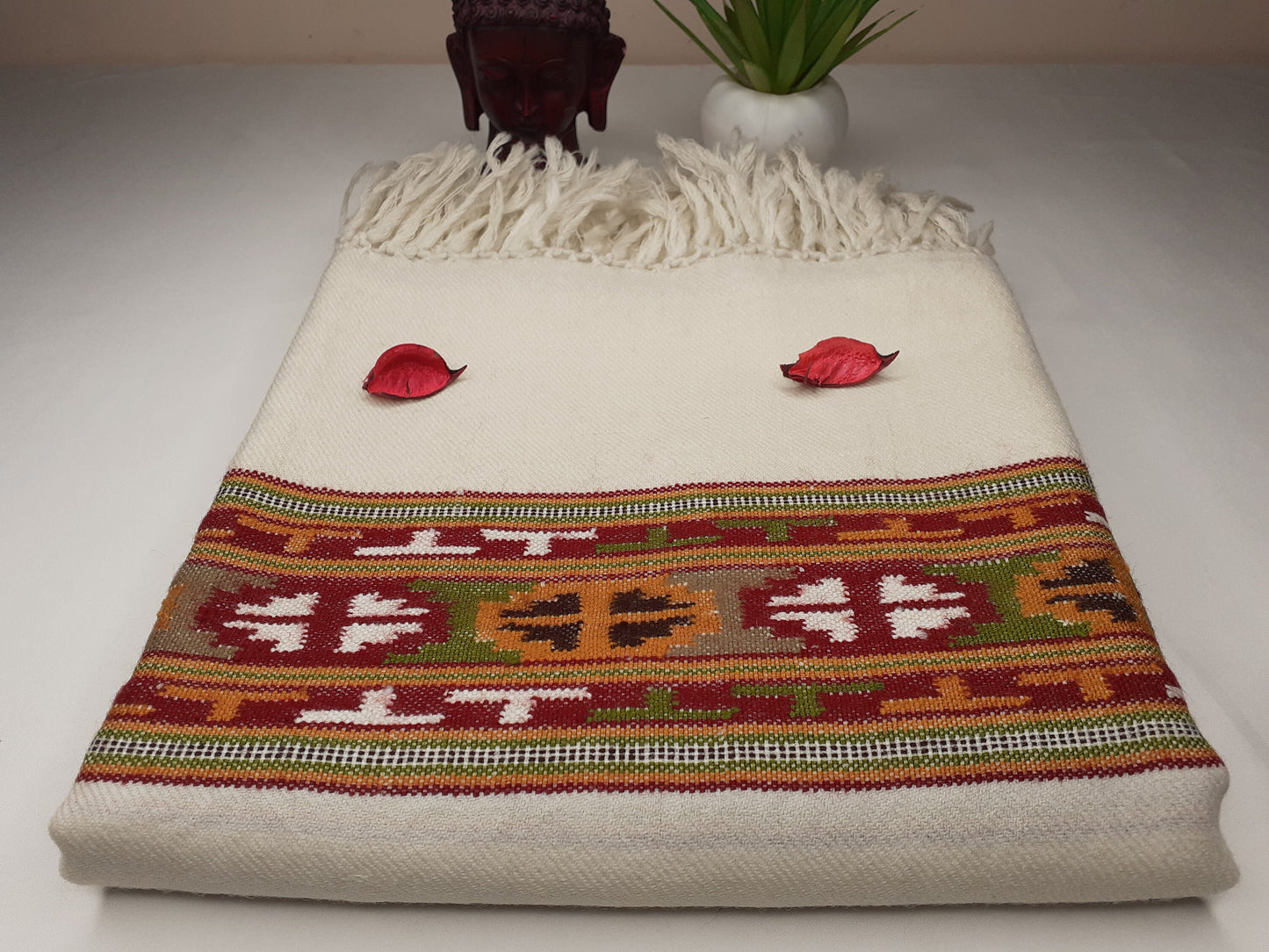 Handwoven White Pure Himalayan Sheep Wool Meditation Shawl,Himalayan Prayer Blanket,Kullu Shawl,Ethnic Indian Shawl,Wool Prayer Wrap