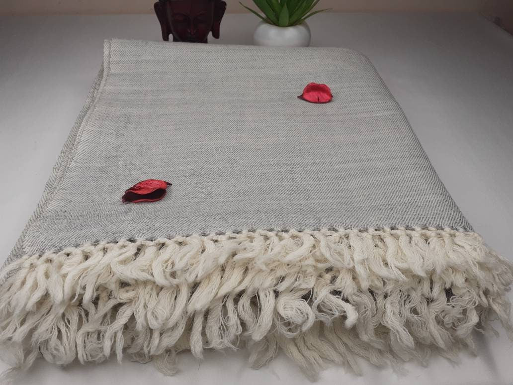 Handwoven Handspun Offwhite Himalayan Sheep Wool Meditation Shawl,Himalayan Prayer Blanket,Kullu Shawl,Ethnic Indian Shawl,Wool Prayer Wrap