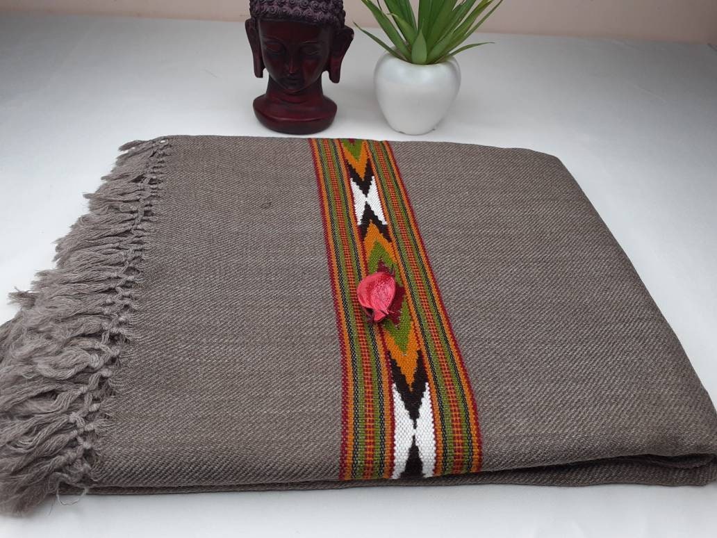 Traditional Kullu Patti Grey Handwoven Pure Himalayan Sheep Wool Meditation Shawl,Himalayan Wool Prayer Scarf,Ethnic Indian Kullu Shawl/Wrap