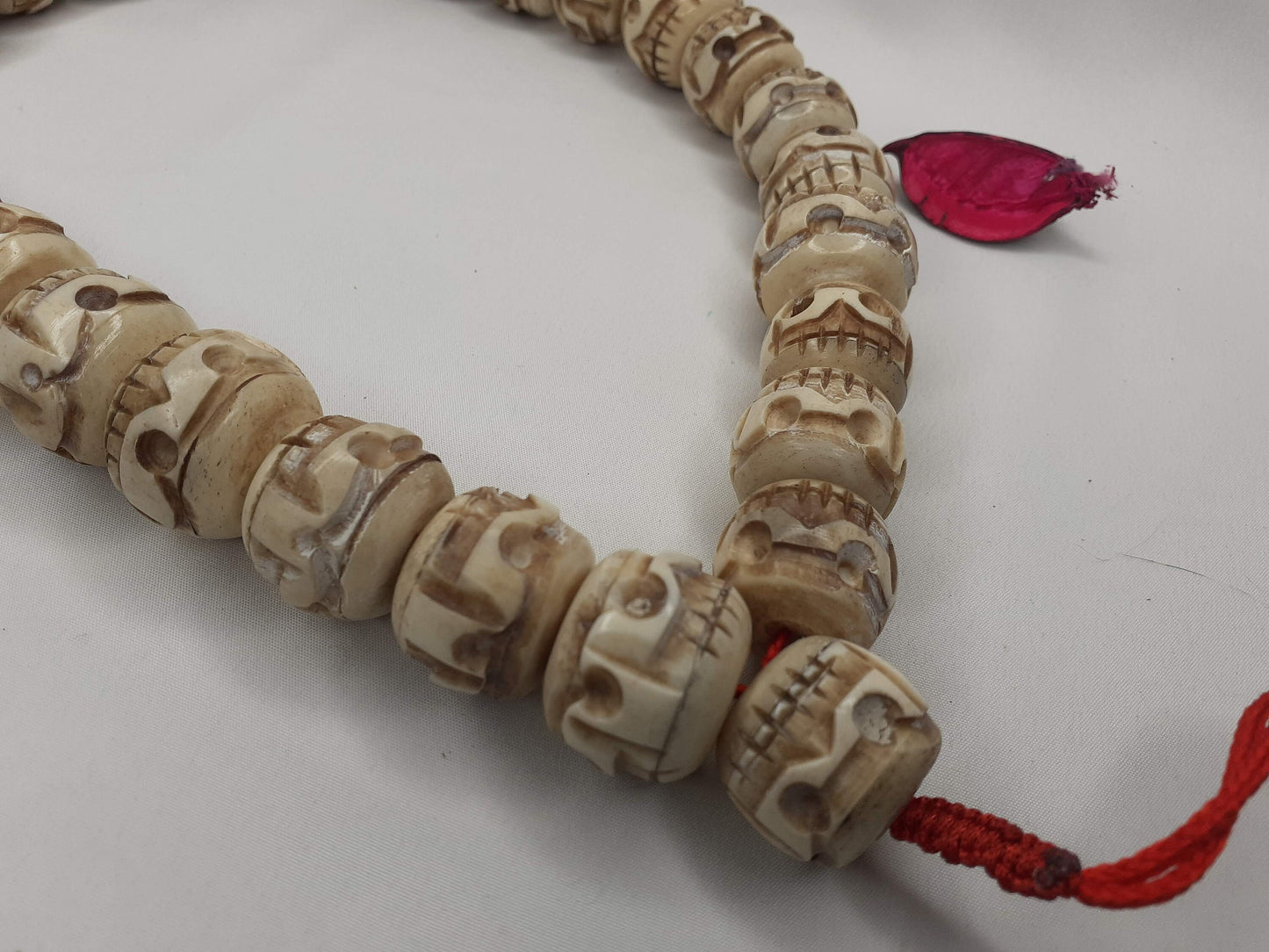 28 Large Handcarved Skull Yak Bone Beads,Bone Meditation Mala,bone necklace,Ethnic Bone Jewellery,Tibetan Buddhist Prayer Skull Bone Mala