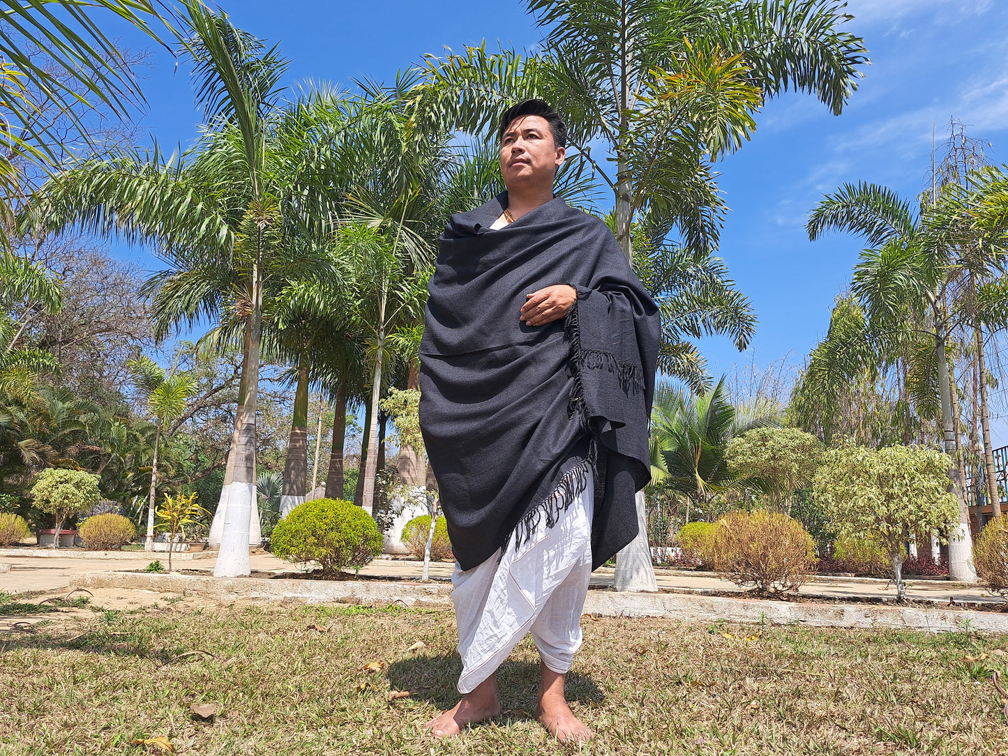 TRIVENI Handwoven Black Pure Himalayan Sheep Wool Meditation Shawl,Himalayan Prayer Blanket,Kullu Shawl,Ethnic Indian Shawl,Wool Prayer Wrap