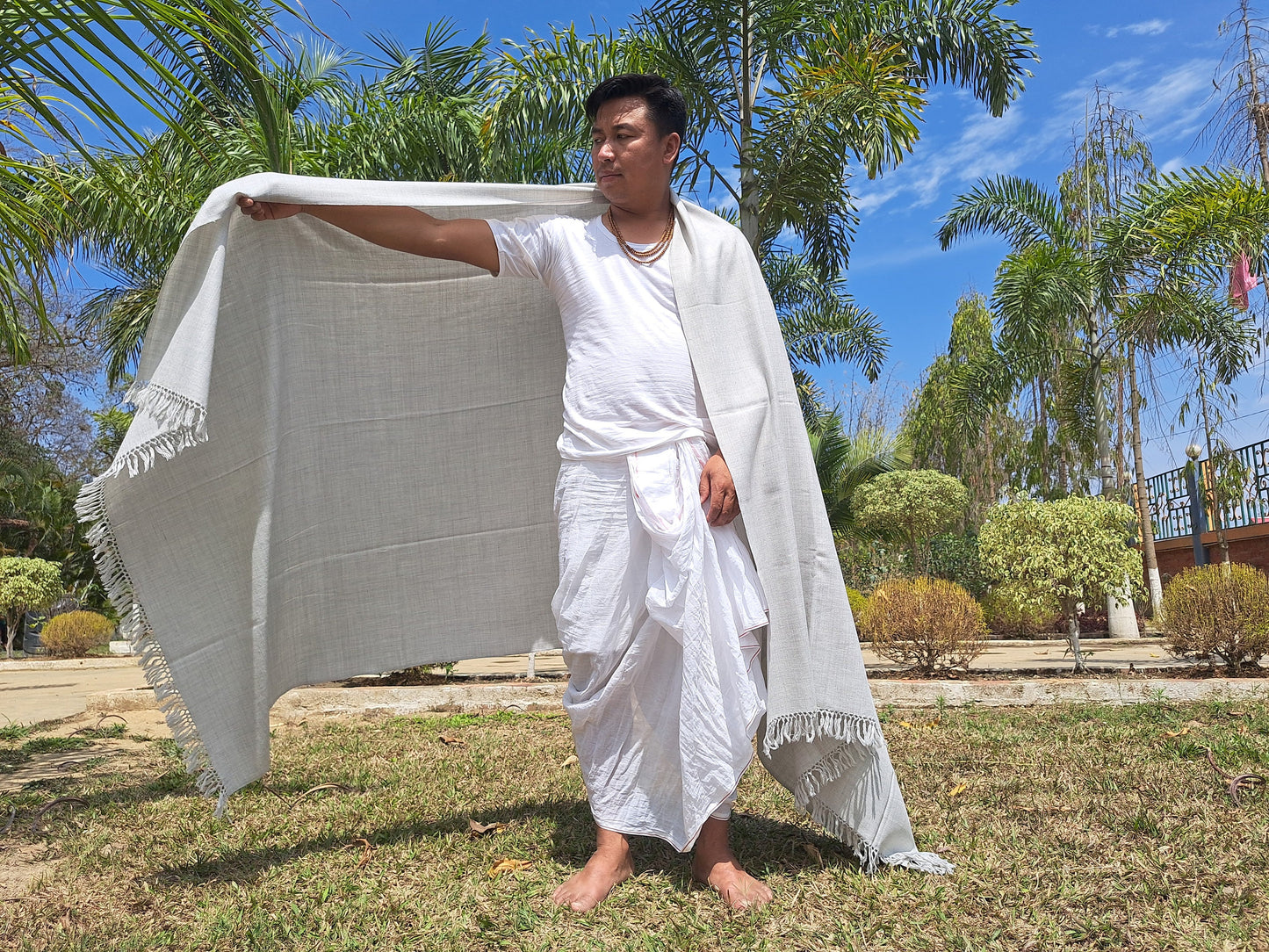 Handwoven  Light Grey Himalayan Sheep Wool Meditation Shawl,Himalayan Prayer Blanket,Kullu Shawl,Ethnic Indian Shawl,Wool Prayer Wrap