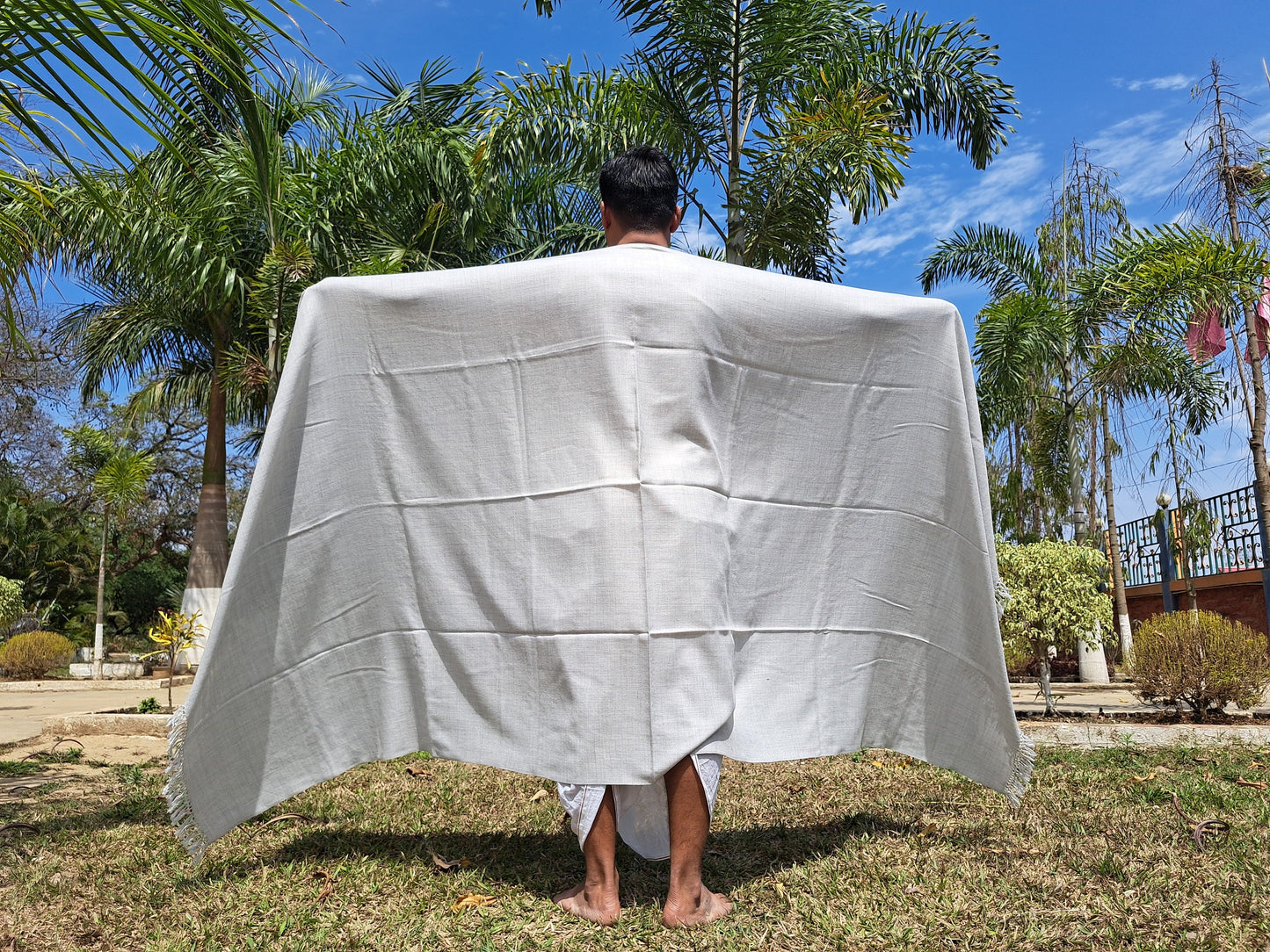 Handwoven  Light Grey Himalayan Sheep Wool Meditation Shawl,Himalayan Prayer Blanket,Kullu Shawl,Ethnic Indian Shawl,Wool Prayer Wrap