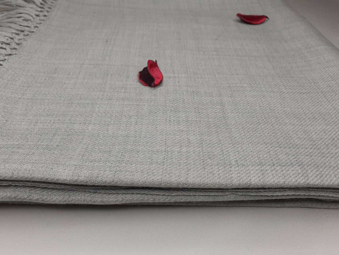Handwoven  Light Grey Himalayan Sheep Wool Meditation Shawl,Himalayan Prayer Blanket,Kullu Shawl,Ethnic Indian Shawl,Wool Prayer Wrap