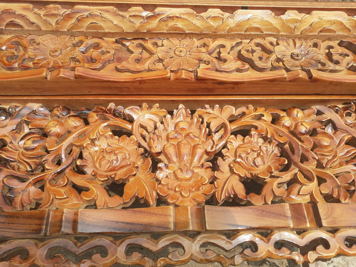 Medium Size Buddhist Auspicious Symbol Carved Foldable Wooden Tibetan Altar Table,Buddhist Prayer Table,Tibetan Meditation Altar,Zen Shrine