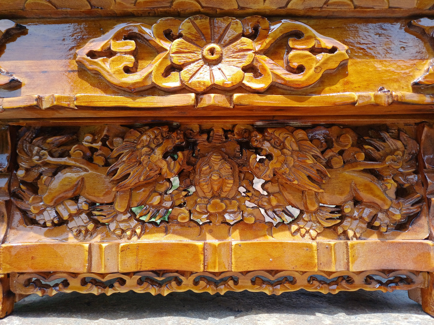 Small Handcarved Snow Lion Foldable Wooden Tibetan Buddhist Altar,Buddhist Prayer Table,Tibetan Meditation Altar,Traditional Tibetan Table
