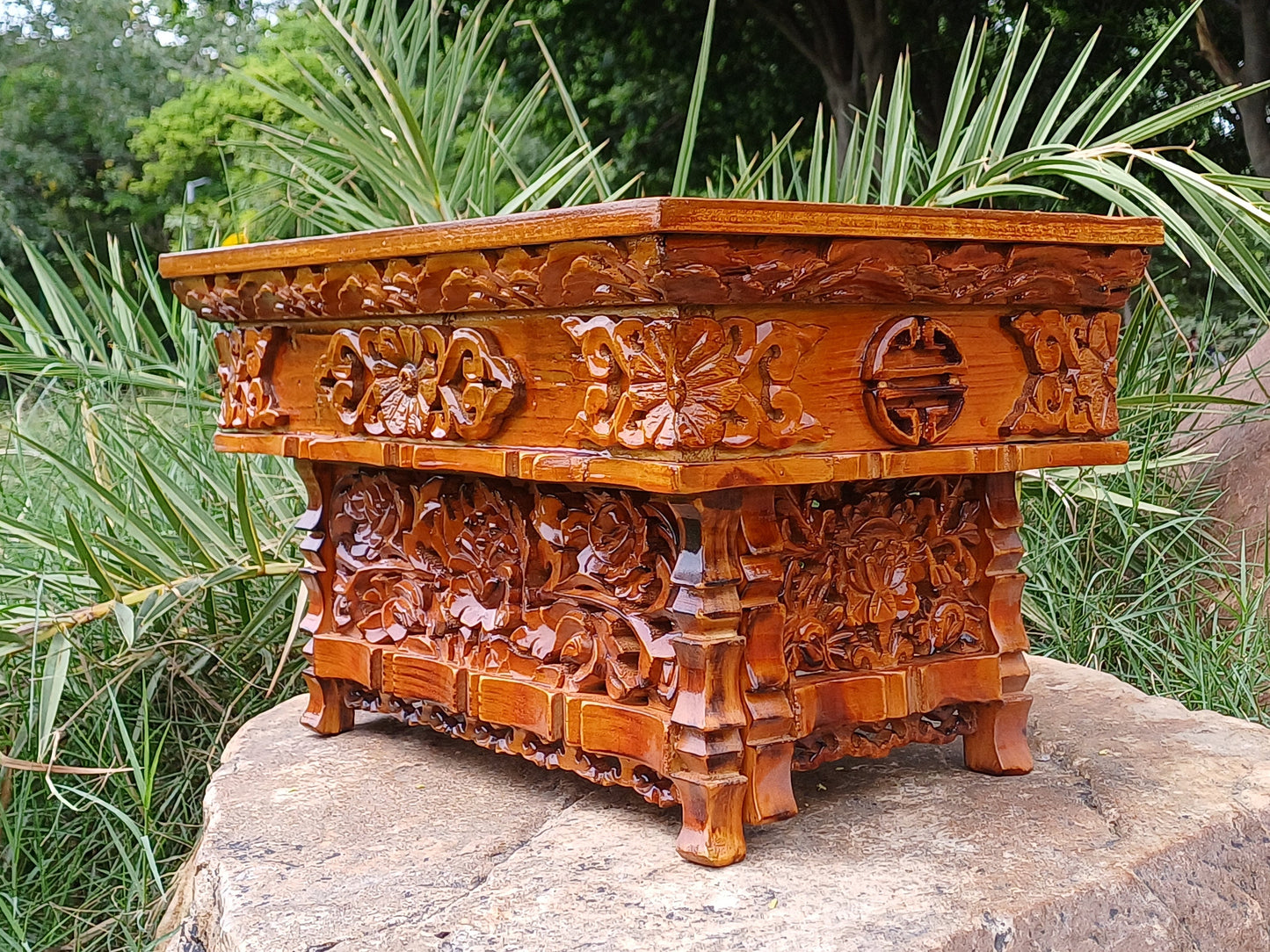 Small Size Buddhist Auspicious Symbol Carved Foldable Wooden Tibetan Altar Table,Buddhist Prayer Table,Tibetan Meditation Altar,Zen Shrine
